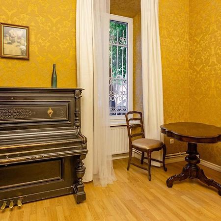 Old Piano Apartment Tiflis Exterior foto