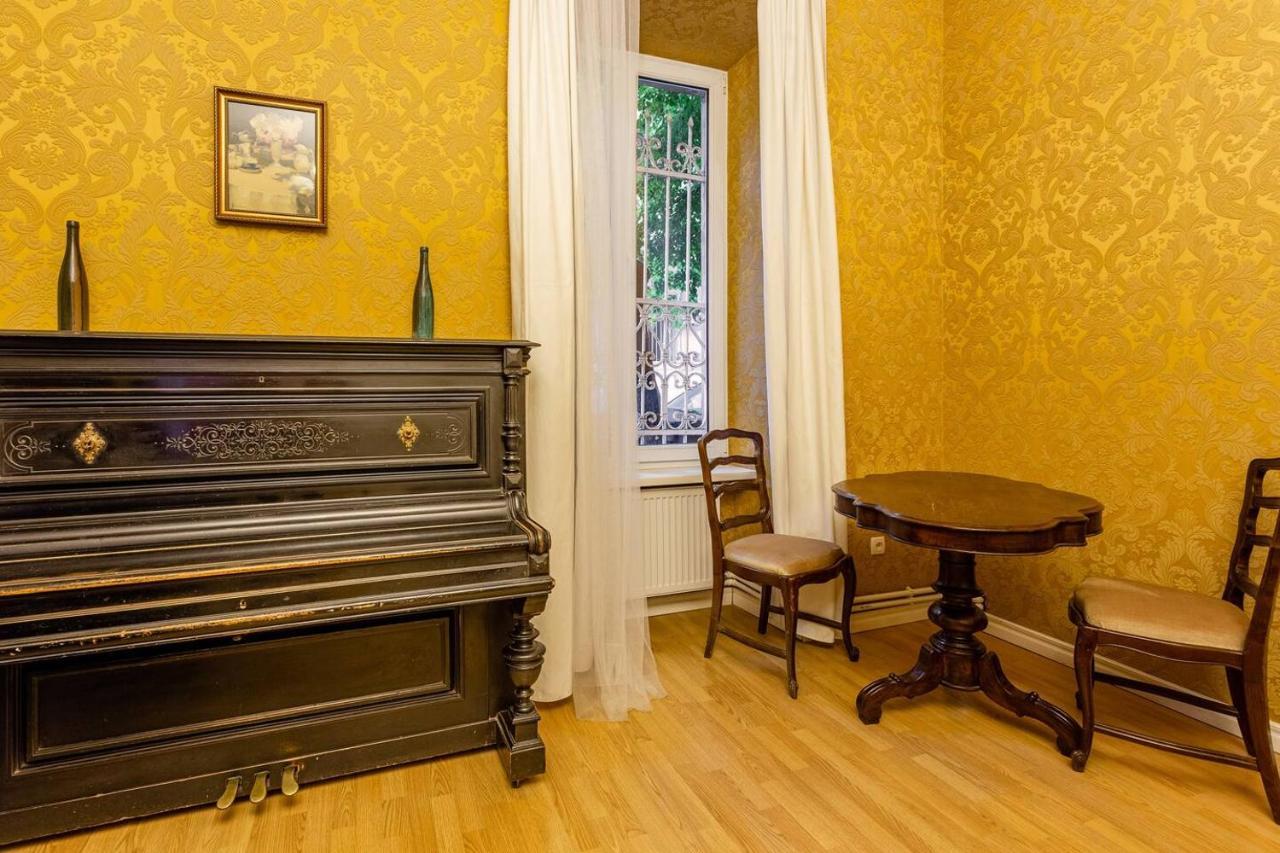 Old Piano Apartment Tiflis Exterior foto